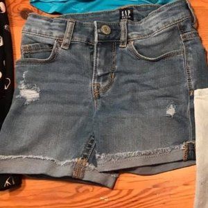 KIDS GAP SHORTS - SIZE 6